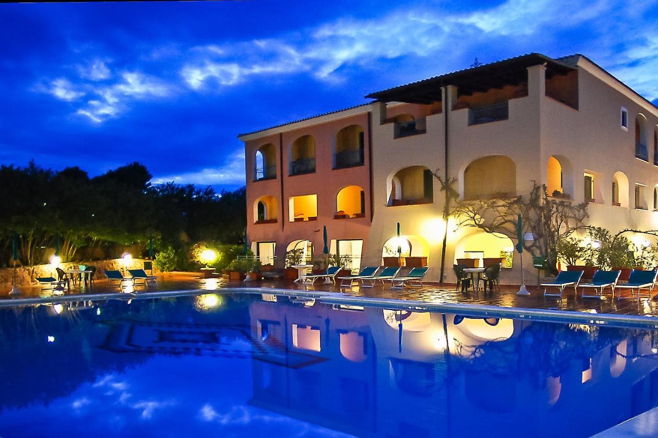 Nicolaus Club Torre Moresca Orosei Buitenkant foto
