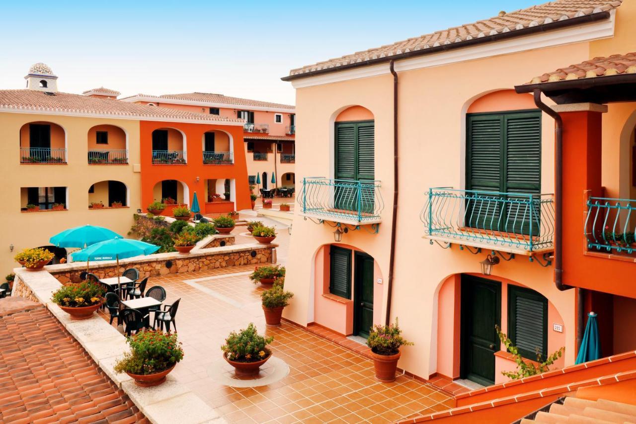 Nicolaus Club Torre Moresca Orosei Buitenkant foto