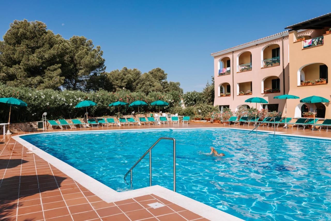 Nicolaus Club Torre Moresca Orosei Buitenkant foto