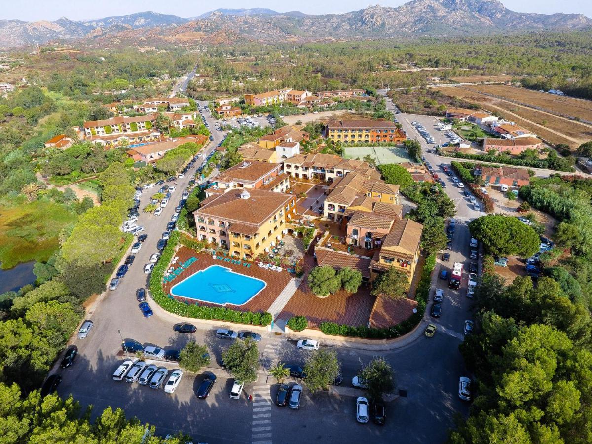 Nicolaus Club Torre Moresca Orosei Buitenkant foto