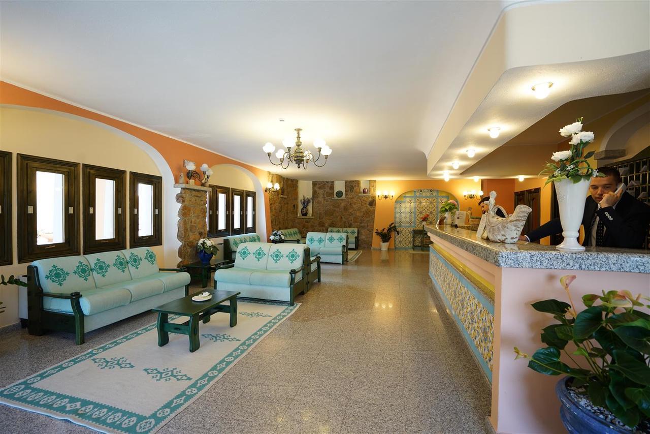 Nicolaus Club Torre Moresca Orosei Buitenkant foto