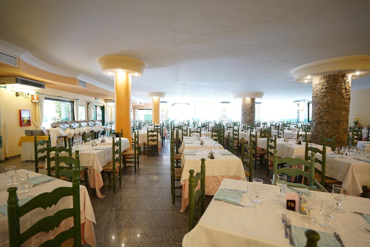 Nicolaus Club Torre Moresca Orosei Buitenkant foto