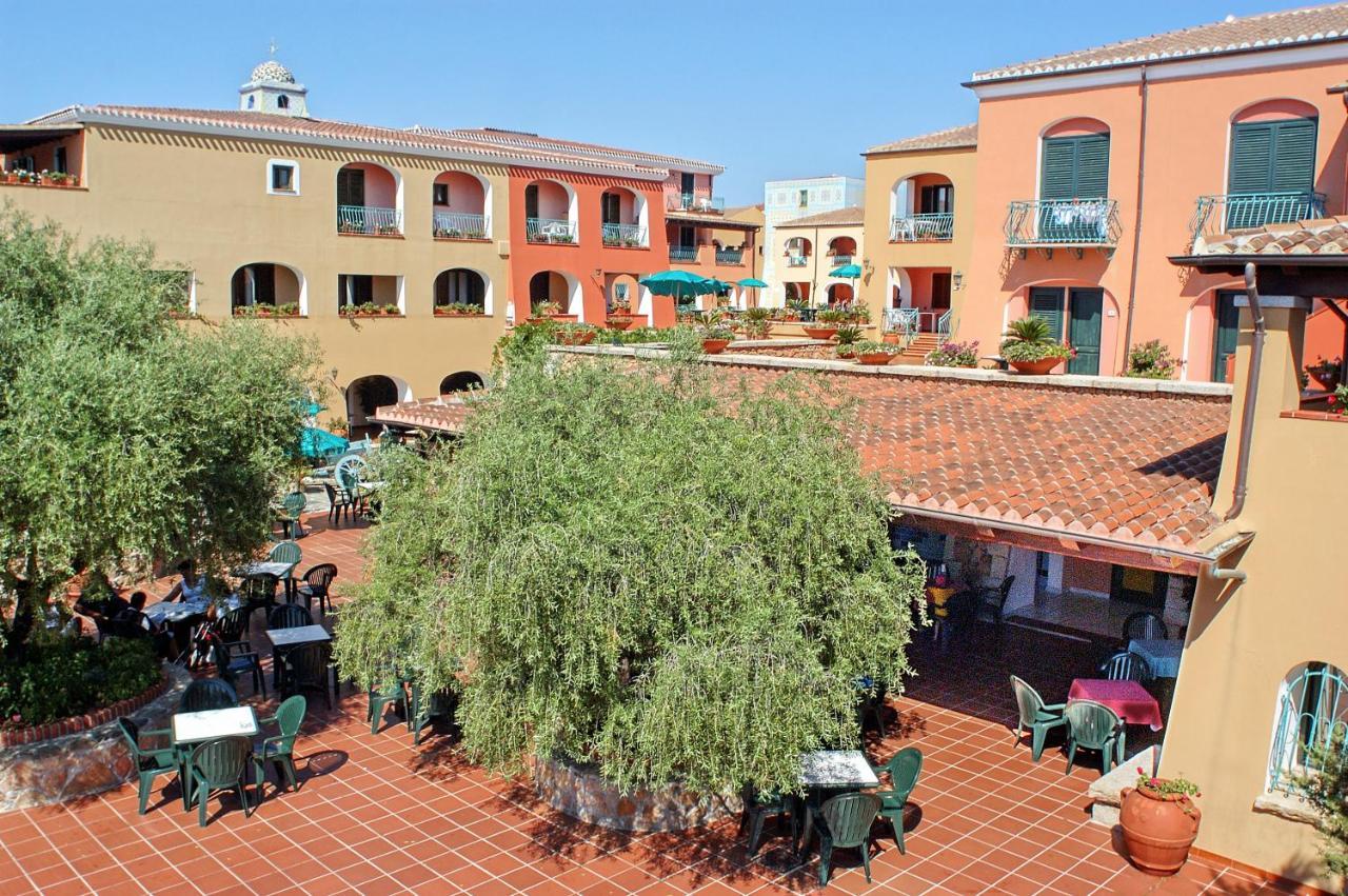 Nicolaus Club Torre Moresca Orosei Buitenkant foto