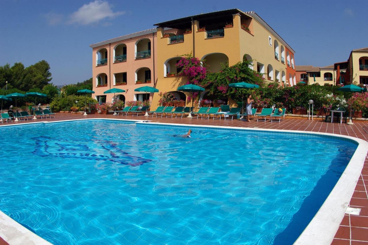Nicolaus Club Torre Moresca Orosei Buitenkant foto